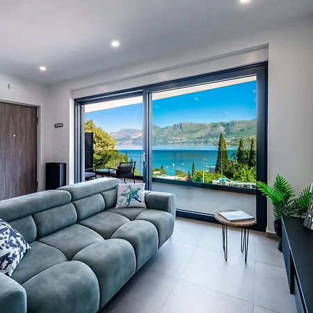 Apartment Family Ambient