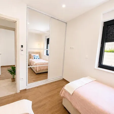 Family Ambient Apartment
