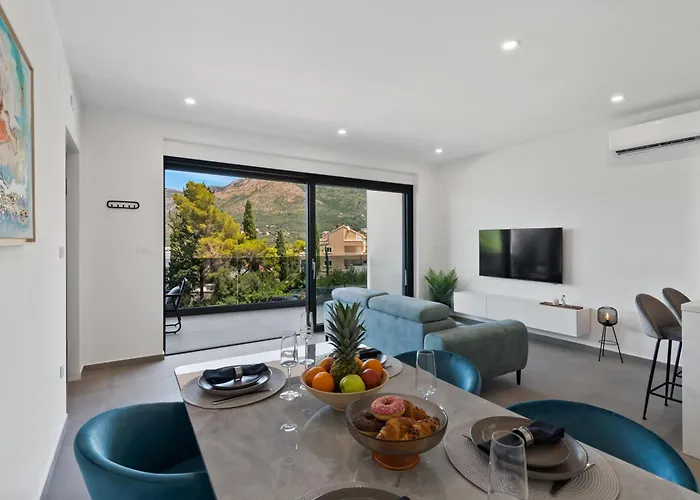 Apartment Family Ambient